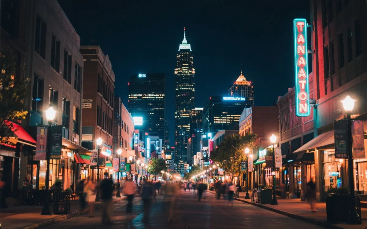 达拉斯夜景与城市商圈步行街氛围